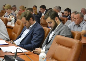 В Запорожье депутаты горсовета не смогли уволить скандального заммэра
