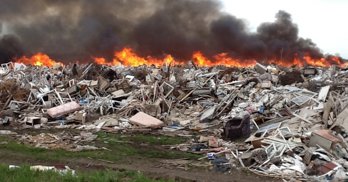 горит+свалка