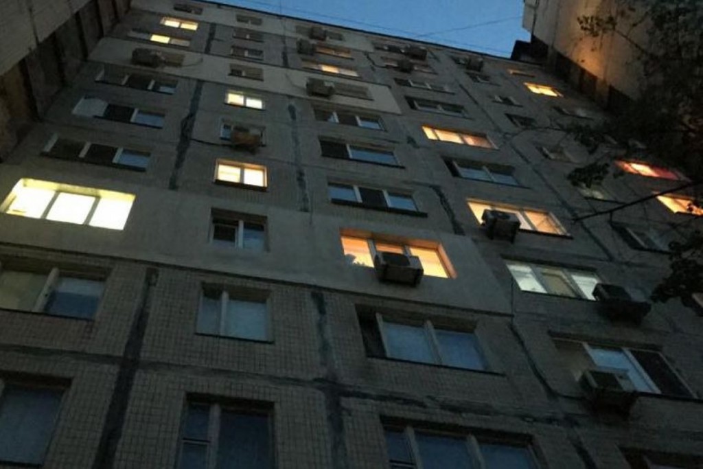 В Запорожье мужчина сорвался с балкона на 11-м этаже (ФОТО)