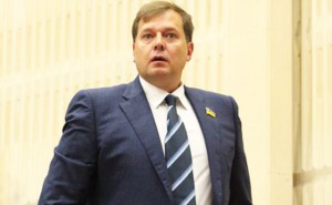 Запорожский нардеп во время заседания ВР строил города на своем iPhone X (ВИДЕО)