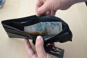 Запорожская область оказалась абсолютным лидером по темпам роста долгов по зарплате
