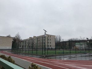 Вечная реконструкция: в Запорожье на новопостроенные школьные стадионы вновь выделят деньги (ФОТО)