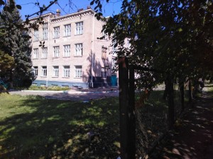 В Запорожье школа в частном секторе уже 12 лет работает без системы канализации (ФОТОРЕПОРТАЖ)