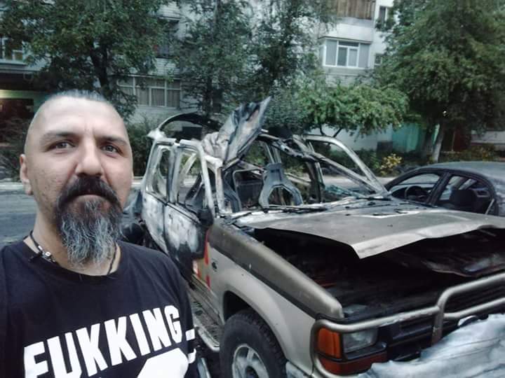 Запорожскому волонтеру и блогеру сожгли авто (ФОТО, ВИДЕО)
