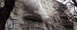 Один на один с огнем: в Запорожье мужчина с ограниченными возможностями едва не сгорел в своей квартире