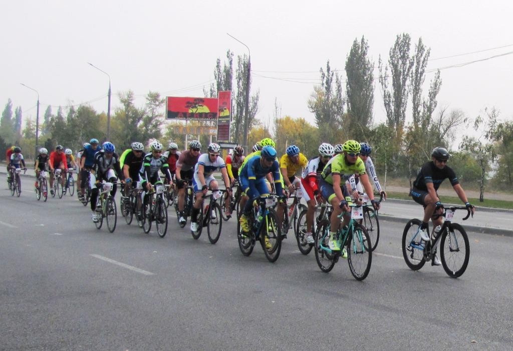 В Запорожье более 1000 велосипедистов поучаствовали в «Яркой гонке» (ФОТОРЕПОРТАЖ)