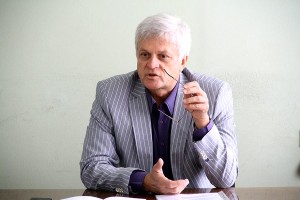 “Угомоните детей, я разговариваю с уважаемыми людьми”: в Запорожье депутат устроил скандал в кафе (ВИДЕО)