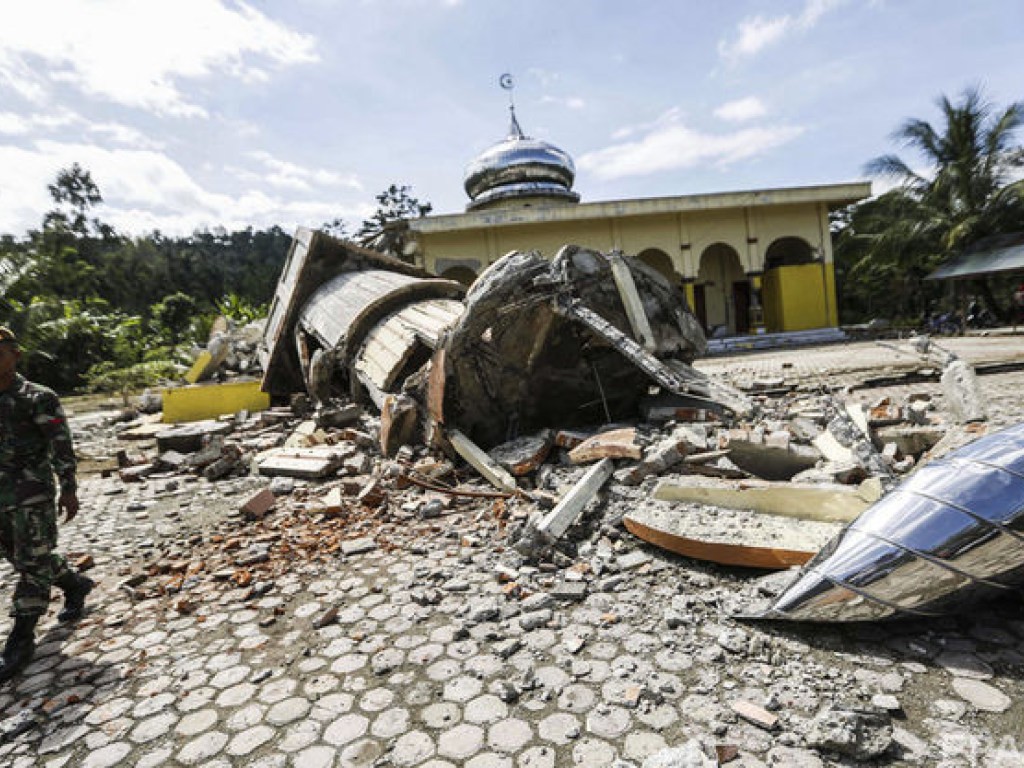 Три человека погибли, дома разрушены: запорожская журналистка рассказала о землетрясение, произошедшем возле Бали