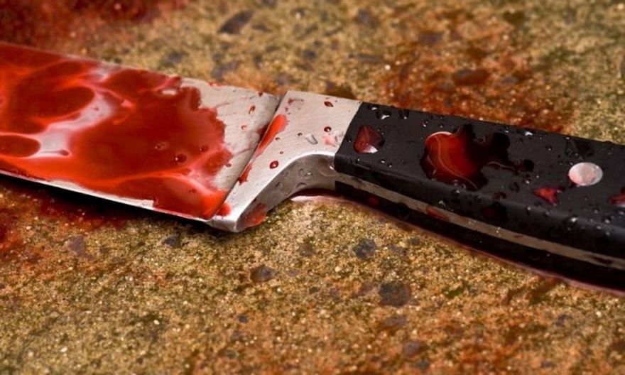 В Запорожье мужчина во время ссоры изрезал ножом женщину: пострадавшая умерла