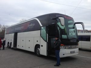 Военное положение не в счет: из Запорожья продолжают ездить автобусы в Москву (ФОТО)