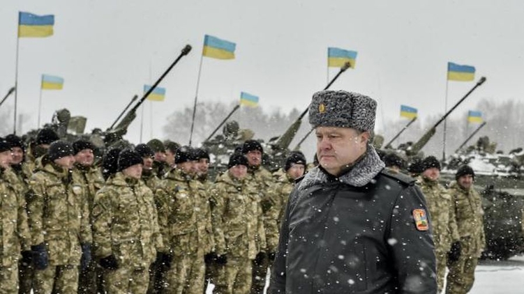 Порошенко подписал Указ о решении СНБО о введении Военного положения на территории Украины