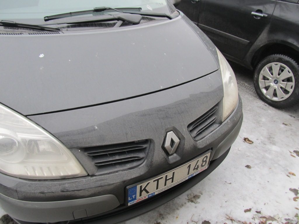 «Евробляхи» выводят из тени: в Запорожье растаможили первые три автомобиля (ФОТО)