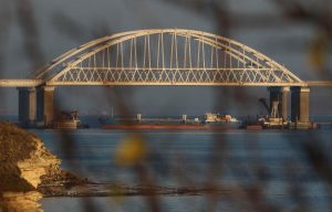 Блокада: Россия не пропускает через Керченский пролив суда под флагами ЕС и Турции (КАРТА)
