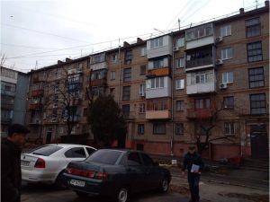 В Запорожье подтопило пятиэтажки в целом квартале: дома рушатся, жильцы покидают квартиры (ФОТО, ВИДЕО)
