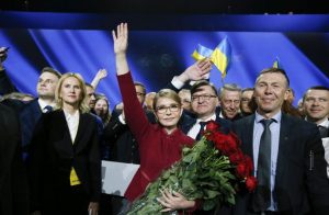 Соціологи фіксують збільшення віри у жінку – політика