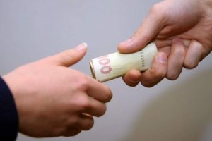 Аваков рассказал как через Труханова и других мэров построены сетки Порошенко
