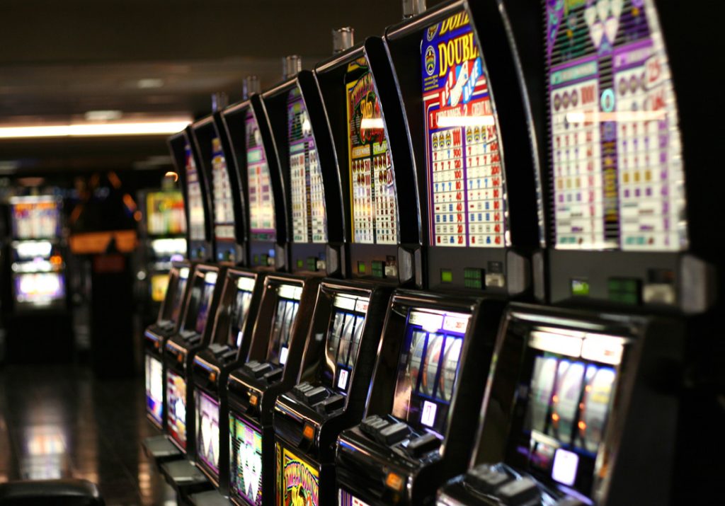 Интернет казино зал игровых автоматов на виртуальные деньги 1хставка ru