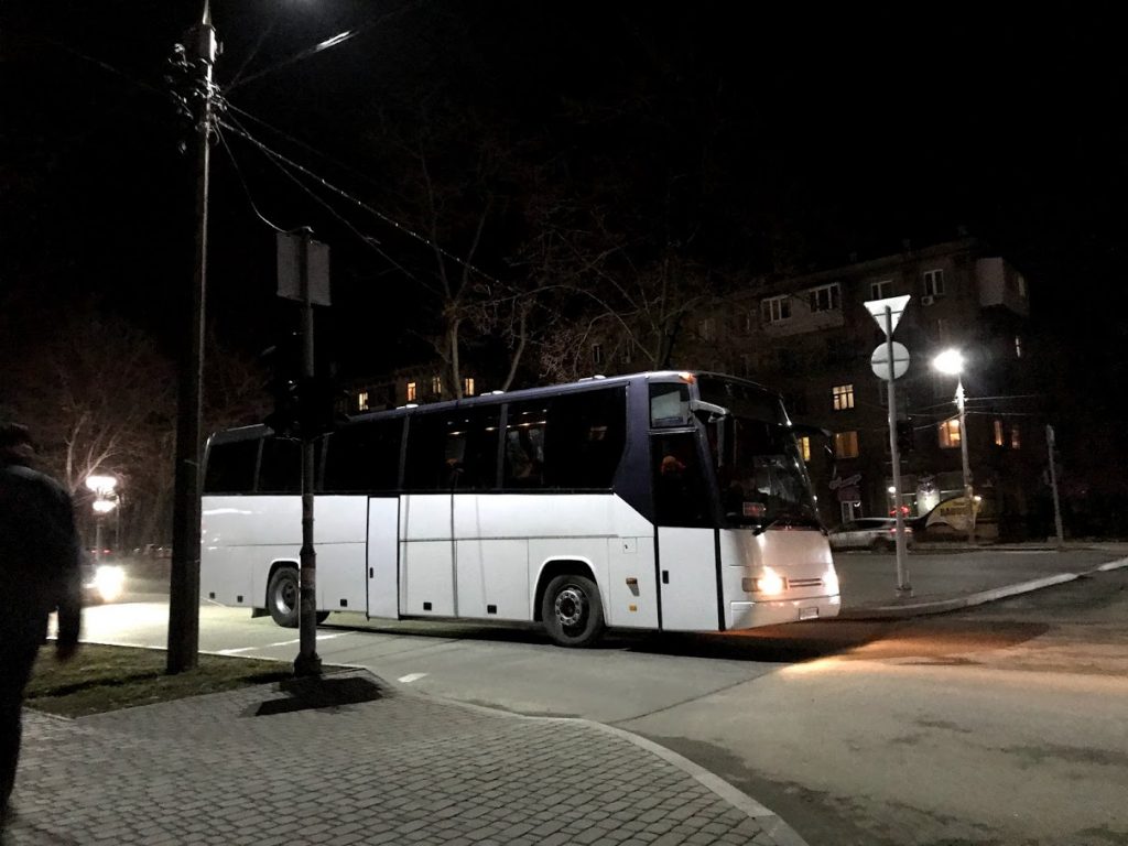 В Запорожье на выступление Порошенко на «Радуге» организовали подвоз массовки на автобусах (ФОТО)