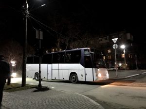 В Запорожье на выступление Порошенко на “Радуге” организовали подвоз массовки на автобусах (ФОТО)