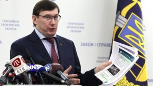 “Полезный идиот”: как в сети отреагировали на высказывание Юрия Луценко о списке людей, которых нельзя преследовать