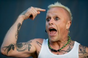 Закончилась эпоха: запорожцы в сети отреагировали на смерть вокалиста “The Prodigy”