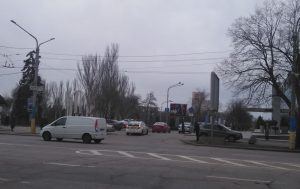 В Запорожье патрульные и BMW устроили гонки вокруг фонтана на Фестивальной (ФОТО, ВИДЕО)