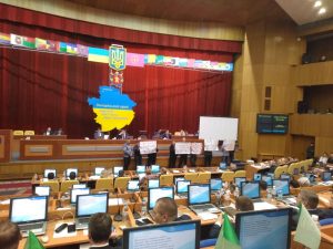 Фарс и дискредитация: последняя перед выборами сессия Запорожского облсовета (ВИДЕО)