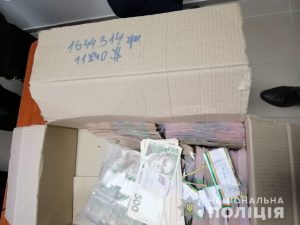 В Черкассах избиратели, решившие продать голос, остались без денег: полиция накрыла штаб по подкупу (ВИДЕО, ФОТО)