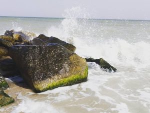 Опасная рыбалка: девять мужчин оказались посреди Азовского моря на лодках