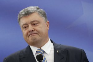 Зеленский попросил вопросы для Порошенко на дебатах: что пишут украинцы в сети