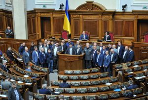 Досрочные выборы: как политики отреагировали на провал изменения закона о выборах