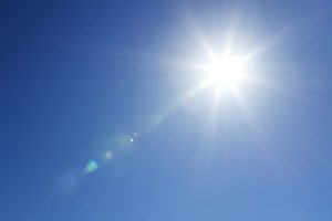 Белое солнце: на запорожском курорте запечатлели восхитительный рассвет (ФОТО)
