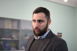 В школах Запорожья родителей заставляют приходить на встречи с кандидатами в парламент от «Оппоблока»
