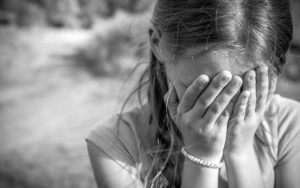 Пытался изнасиловать девочку, а после забил камнями: преступнику вынесли приговор (ВИДЕО)