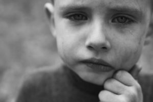 Отцу оказался ненужным: мужчина отказался от своего осиротевшего 10-летнего сына