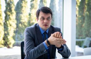 Партия “Слуга народа” представила кандидатов на выборы в ВР (СПИСОК)