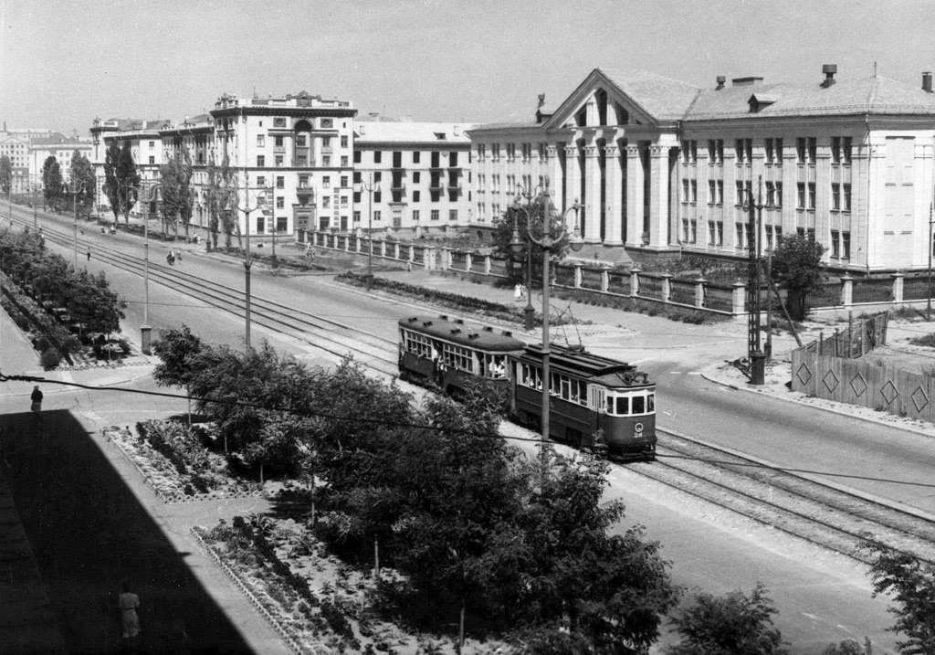 87 лет назад в Запорожье вышел на маршрут первый трамвай (ФОТО)