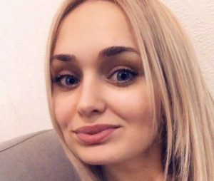 “Долго не могла признаться, что у меня рак”: девушка из Запорожской области борется с онкологией