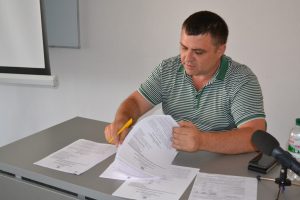 «В жизни не встречал таких принципиальных людей»: почему Олег Афанасьев поддерживает Виталия Рябцева на выборах