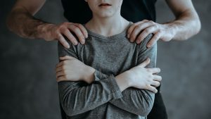 В Запорожской области мужчина насиловал маленьких детей своей сожительницы