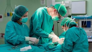 В Запорожье начали оперировать девушку, которая получила 90% ожогов