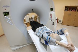 В Киеве пытаются спасти 18-летнего парня из Запорожской области
