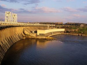 В Запорожье мужчина упал с плотины: скончался на месте от полученных травм
