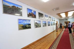 “Плевок в душу”: в Запорожской ОГА убрали фото воинов АТО. Реакция в сети (ФОТО)