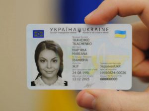 Можно даже в шапке: новые правила фото на паспорт