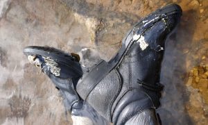 В Запорожье на дне карьера нашли труп мужчины: в сети появилось видео