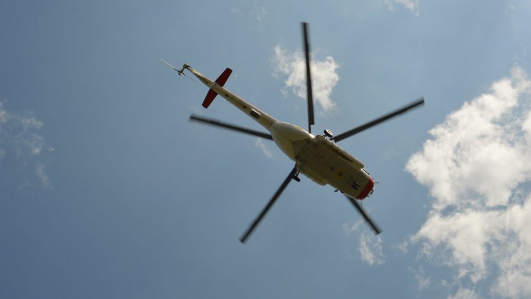 В Кирилловке до базы отдыха добираются на вертолете (ВИДЕО)
