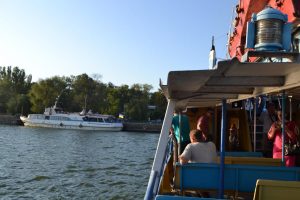 Речная переправа через Днепр: во сколько обходится запорожцам и почему невыгодна (ДОКУМЕНТ)