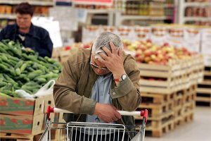 Как изменились зарплаты и насколько выросли цены в Запорожье: статистика