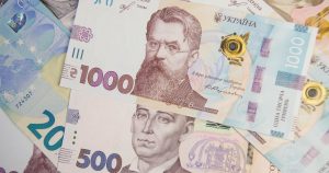 Гривна укрепляется, цены растут: почему так происходит в Украине